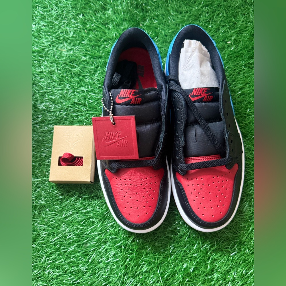 2023
Wmns Air Jordan 1 Retro Low OG‎ 'NC to Chi' Size 6